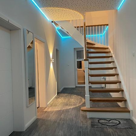 Citygluecknms - Direkt Am Bahnhof Und Einkaufszentrum Neumünster Exteriör bild